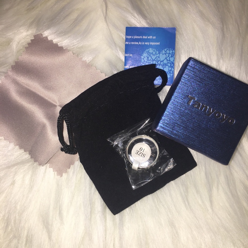 NWT!!! Men's Silver Wedding Band Size 10